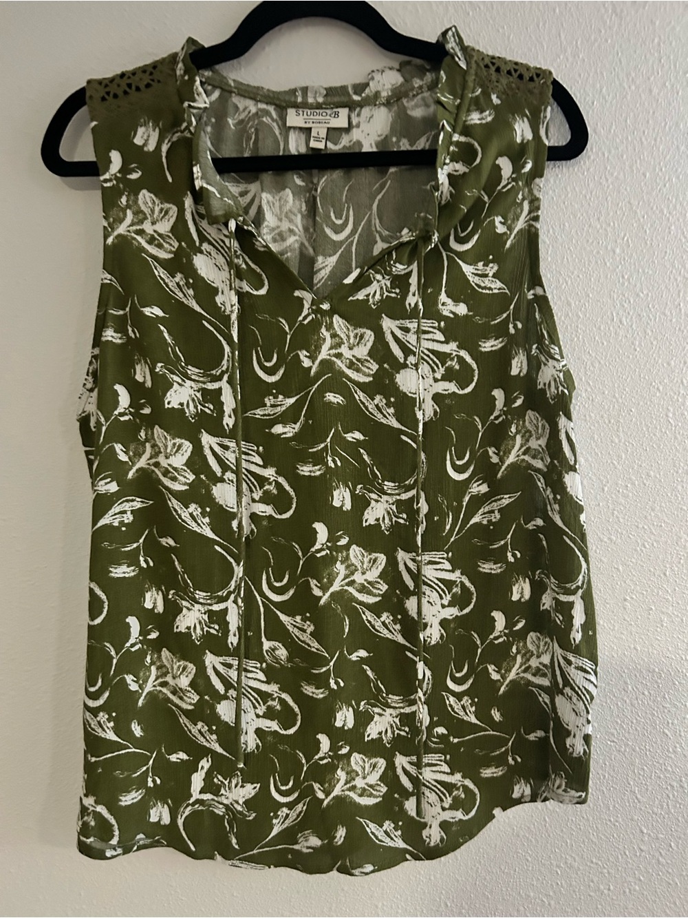 Studio B Sleeveless Olive Green Floral V-Neck Camisole